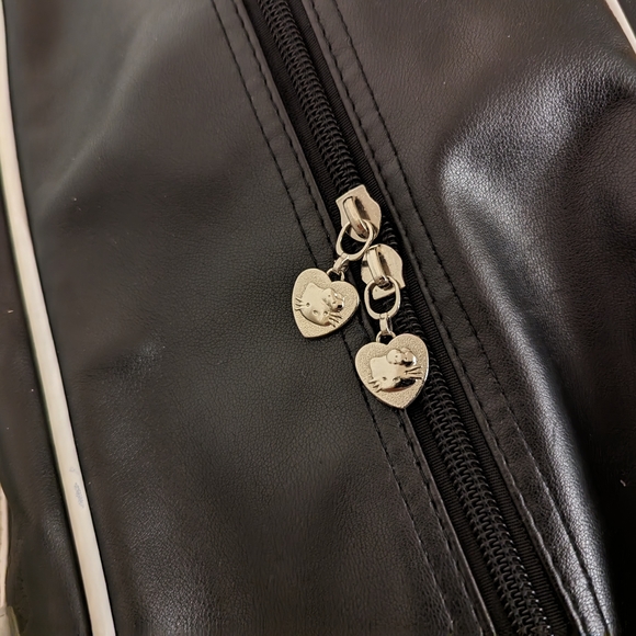 Hello Kitty Large Bag - Carry-On Bag / Overnight Bag / Duffle Bag - Picture 6 of 16